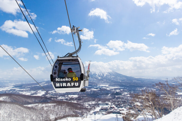 skiing in japan