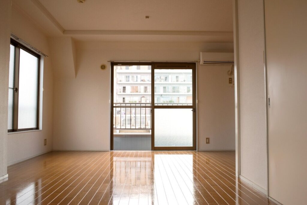 Empty Japanese apartment ready for new tenants